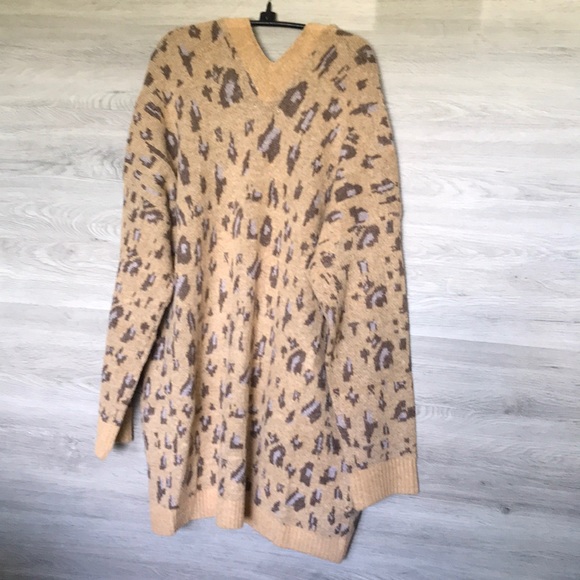 Women’s Open Front Animal Print Cardigan, Plus - Picture 3 of 4